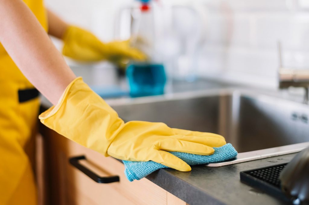 Material de limpeza para cozinha industrial: conheça o fornecedor ideal